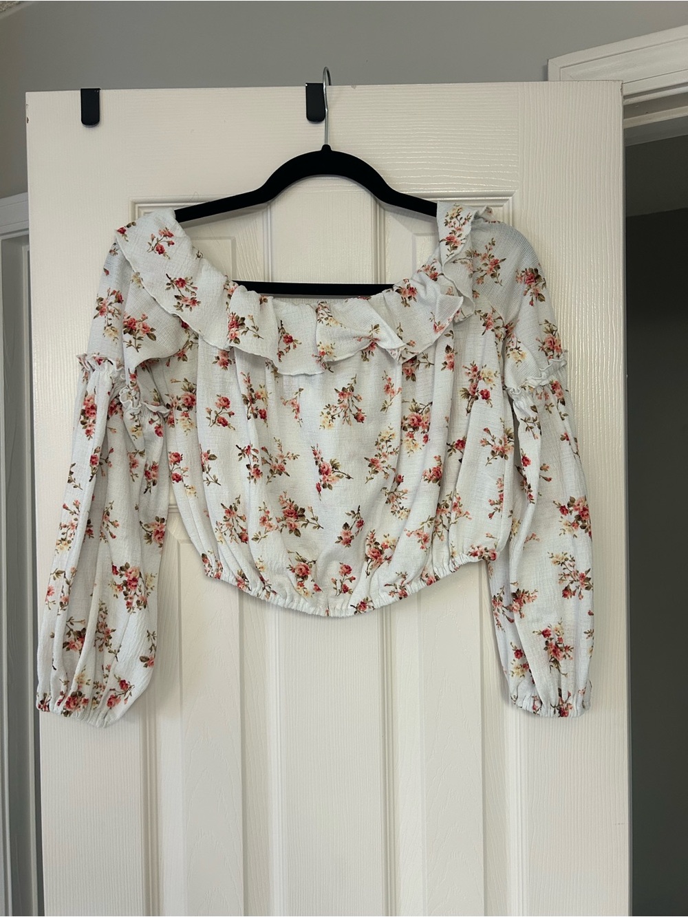 Forever 21 White Floral Off-Shoulder Ruffle Crop Top with Pink Flowers